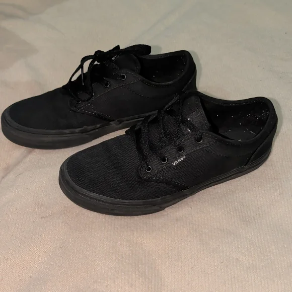VANS•Youth Authentic Sneakers - Picture 4 of 9